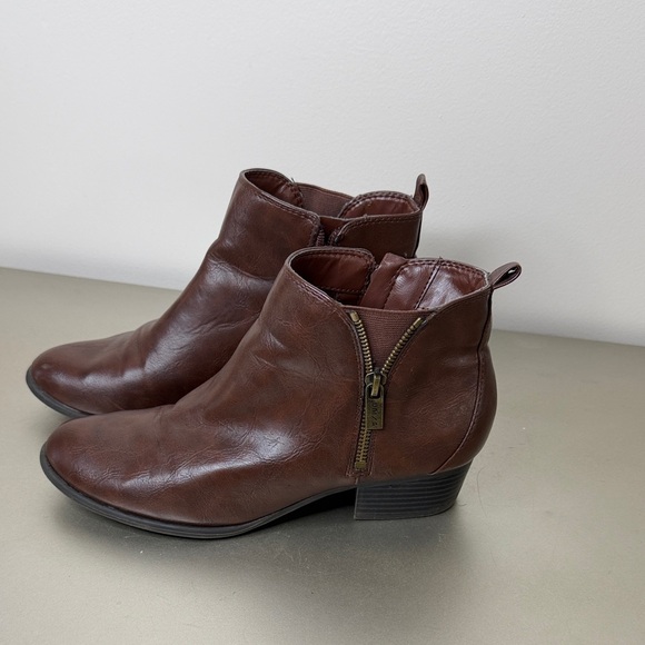 Unisa Shoes - Cognac Brown Ankle Booties Size 9M